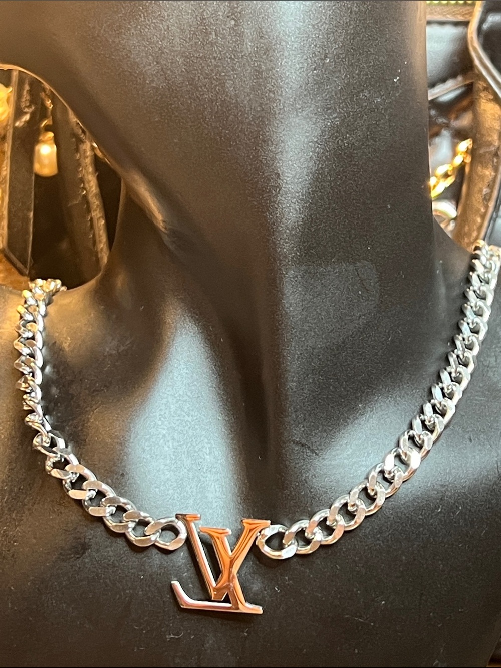 Stainless Steel Silver Chain Necklace with Prominent Pendant